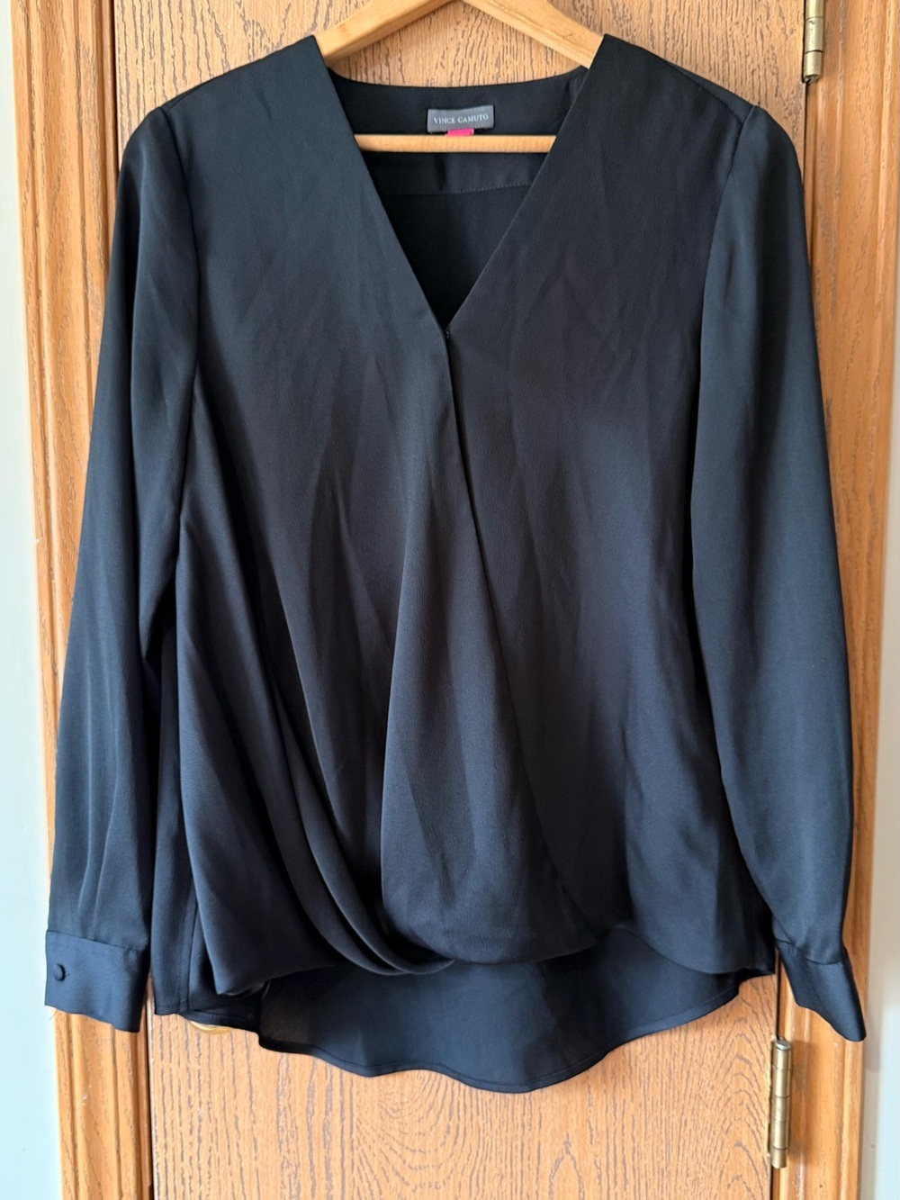 Vince Camuto Black Long Sleeve V Neck Blouse Size Small